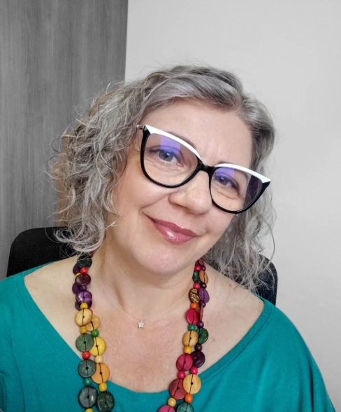 Valéria Pereira — Psicanalista, Espiritualista e Terapeuta Integrativa (Psicanálise Alma e Luz)